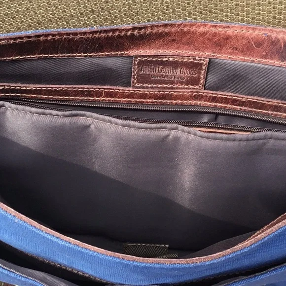 Messenger Brand - canvas with leather - good condition - Picture 8 of 8